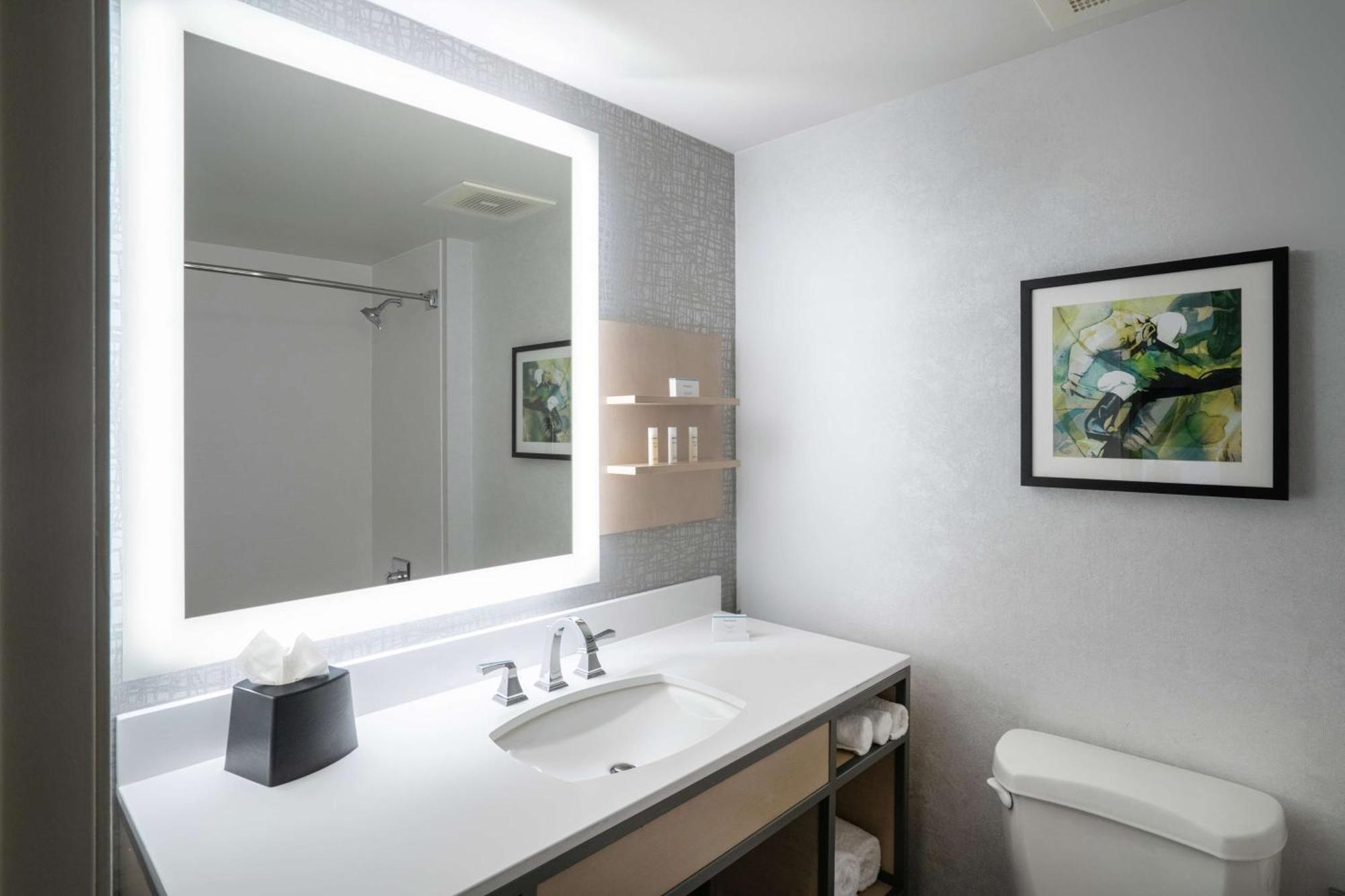Hilton Garden Inn Louisville East Екстериор снимка