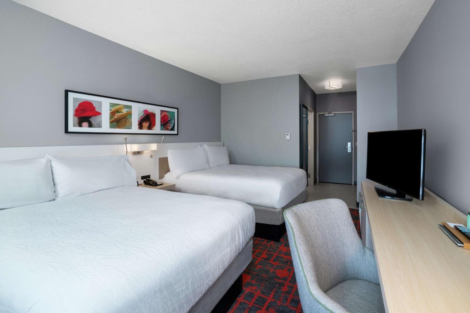 Hilton Garden Inn Louisville East Екстериор снимка