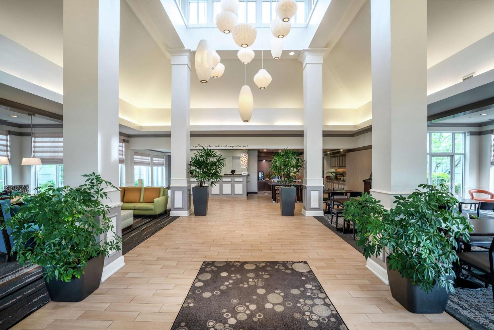 Hilton Garden Inn Louisville East Екстериор снимка