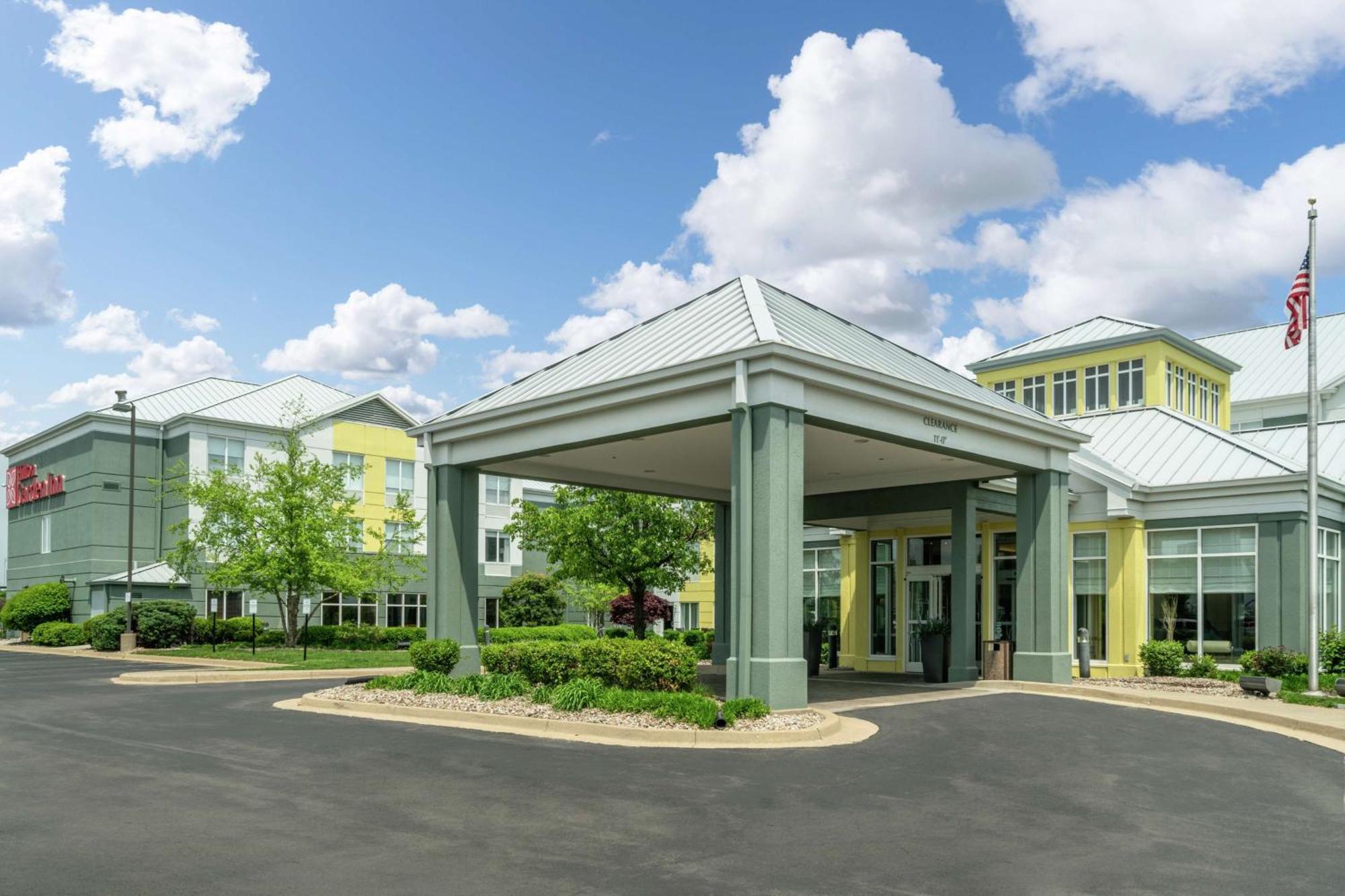 Hilton Garden Inn Louisville East Екстериор снимка